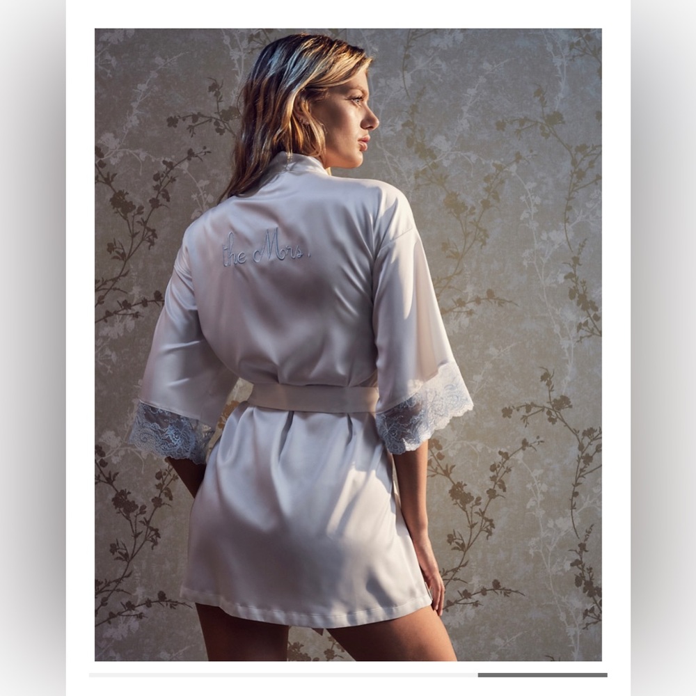 The Mrs. Wrap Robe - Picture 3 of 5